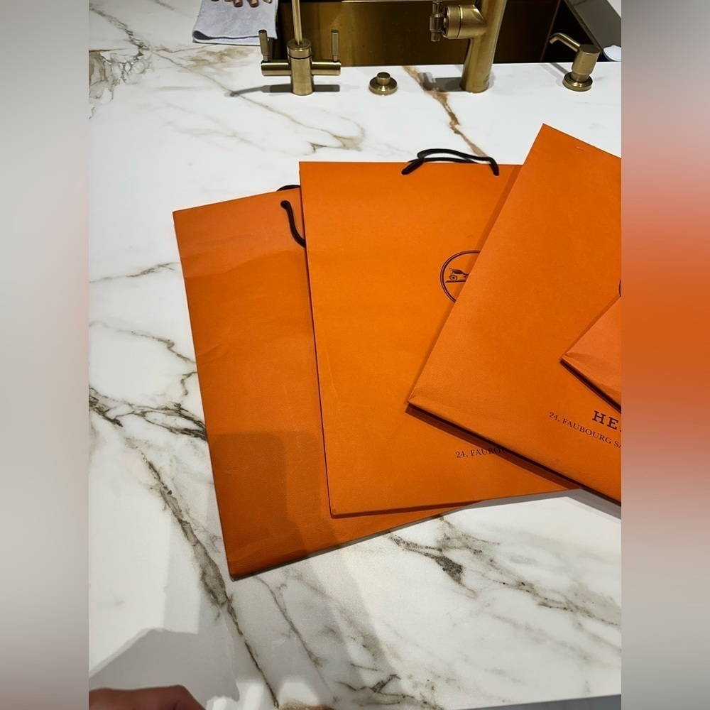 Hermès Signature Orange Bag with Black Handles - Picture 3 of 7